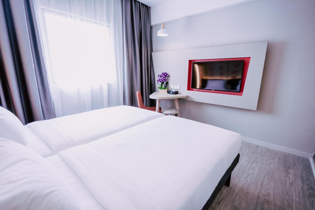 Отель Ibis Styles Кота-Бару Экстерьер фото